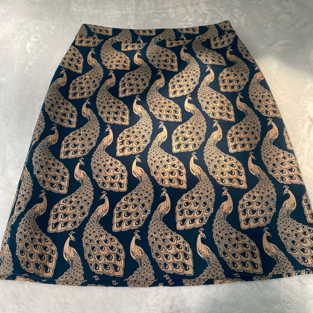 Ann Taylor size 6 Peacock print skirt
